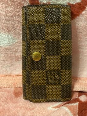 Authentic Louis Vuitton Damier Ebene Key Case